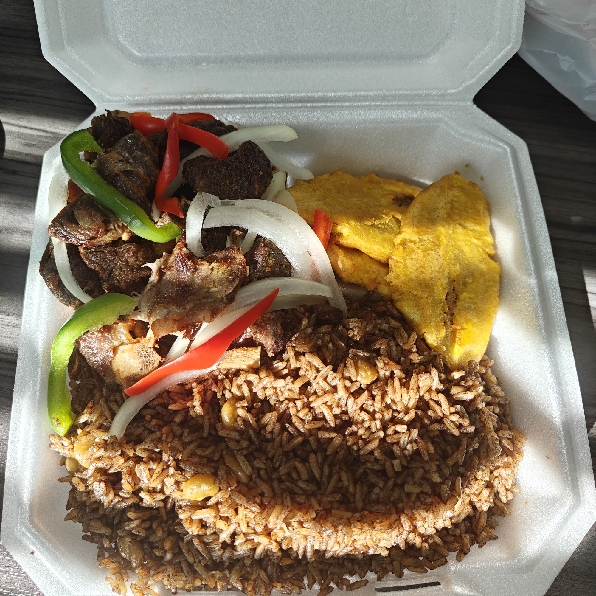 Fried pork plate with plantain